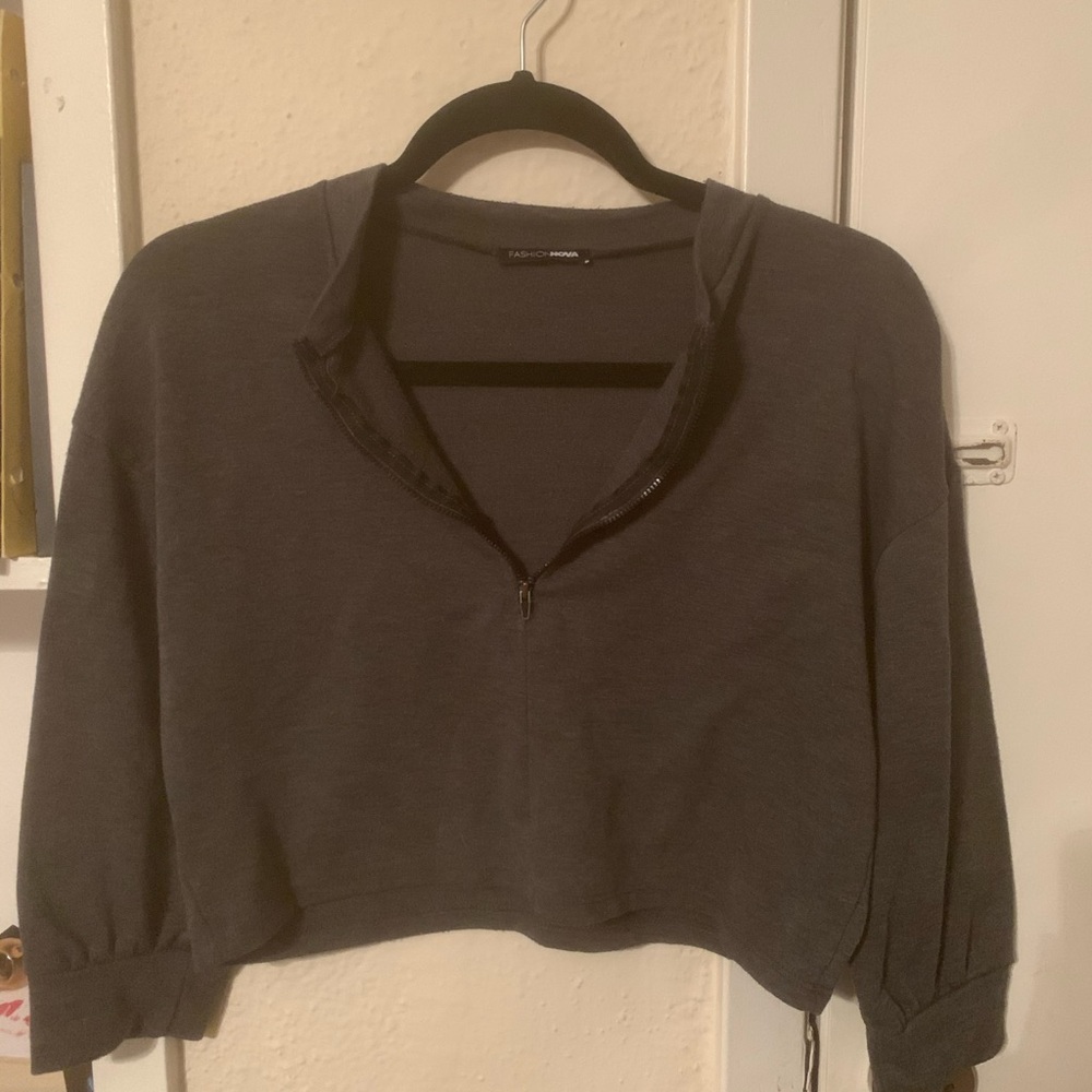 Womans fashion nova crop top